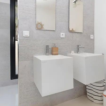Maison Des Violettes 4 Personnes *