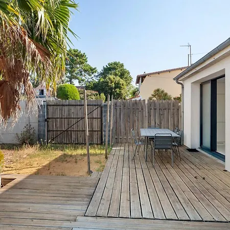 Holiday home Maison Des Violettes 4 Personnes *
